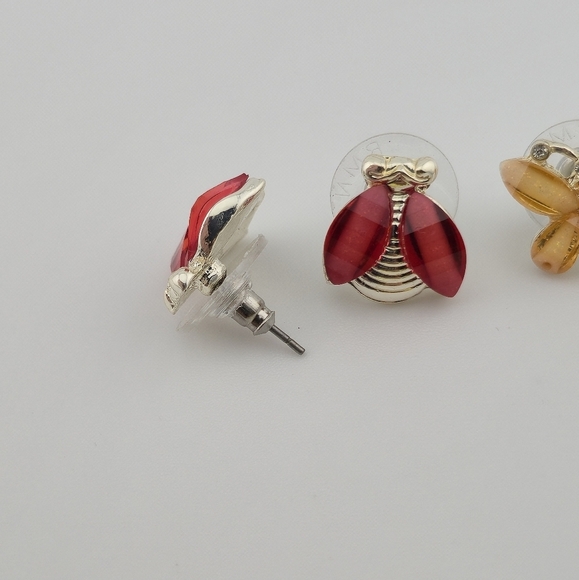 Set of 2 Insect Stud Earrings Ladybug & Butterfly Enamel Inlay Gold Tone 1/2" - Picture 3 of 7